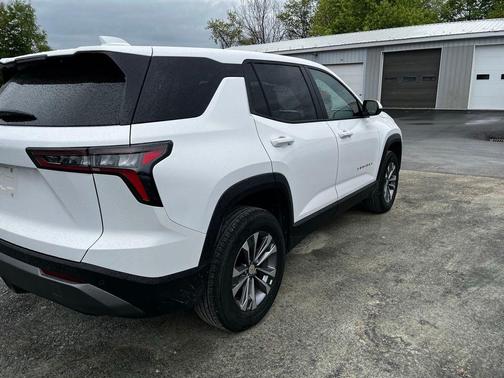 Summit White 2025 Chevrolet Equinox 1LT