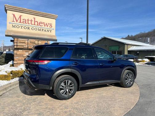 2025 Nissan Pathfinder SV 4WD