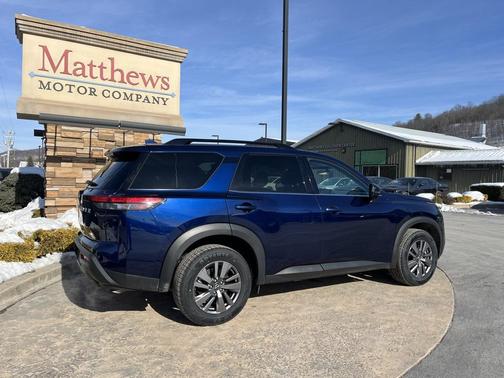 2025 Nissan Pathfinder SV 4WD