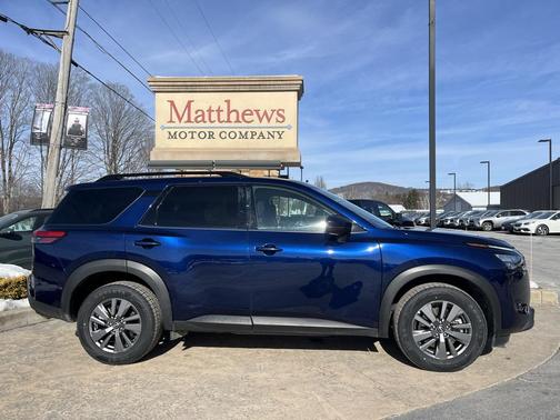 2025 Nissan Pathfinder SV 4WD