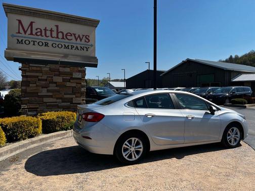 Silver Ice Metallic 2017 Chevrolet Cruze LT