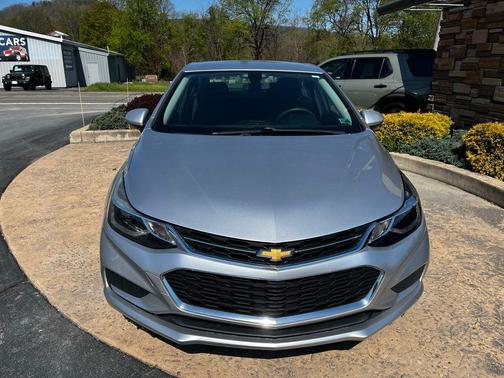 Silver Ice Metallic 2017 Chevrolet Cruze LT