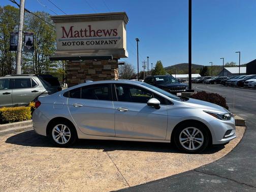 Silver Ice Metallic 2017 Chevrolet Cruze LT