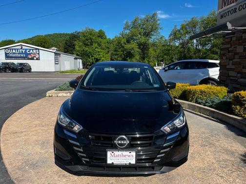 Super Black Metallic 2023 Nissan Versa 1.6 S