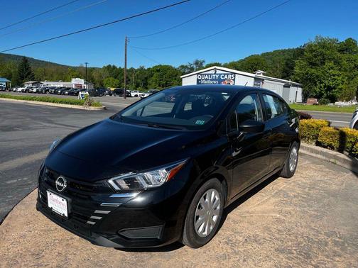Super Black Metallic 2023 Nissan Versa 1.6 S