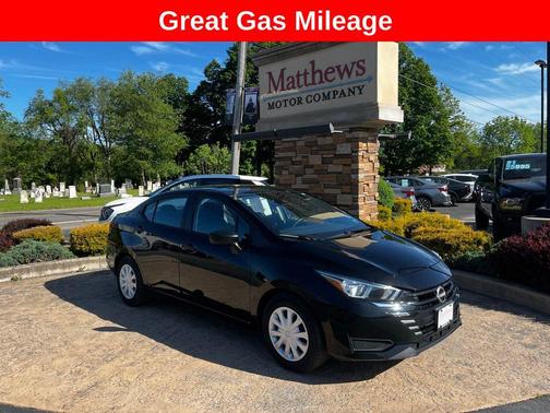 Super Black Metallic 2023 Nissan Versa 1.6 S