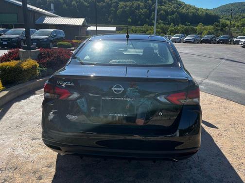 Super Black Metallic 2023 Nissan Versa 1.6 S
