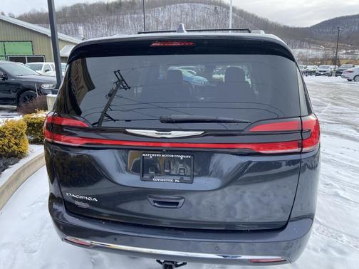 2021 Chrysler Pacifica Touring L