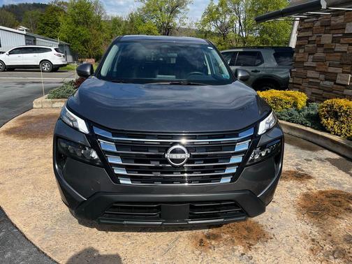 Gun Metallic 2025 Nissan Rogue SV