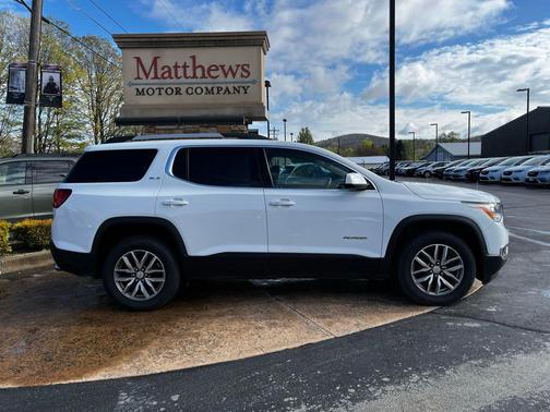 Summit White 2017 GMC Acadia SLE-2