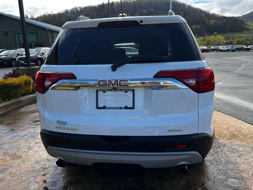 Summit White 2017 GMC Acadia SLE-2