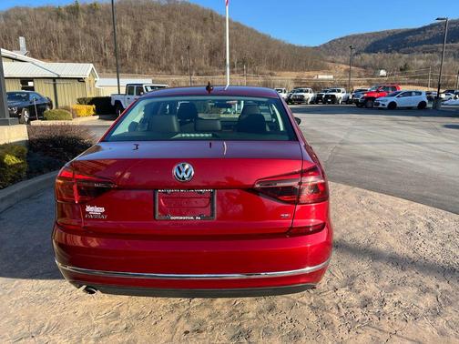 2019 Volkswagen Passat 2.0T Wolfsburg Edition