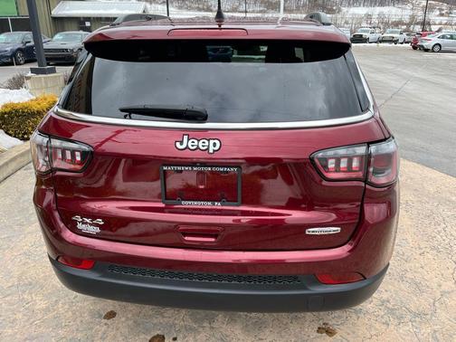 2022 Jeep Compass Latitude Lux