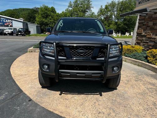 Gun Metallic 2021 Nissan Frontier SV