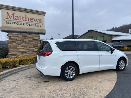 2024 Chrysler Pacifica Touring L