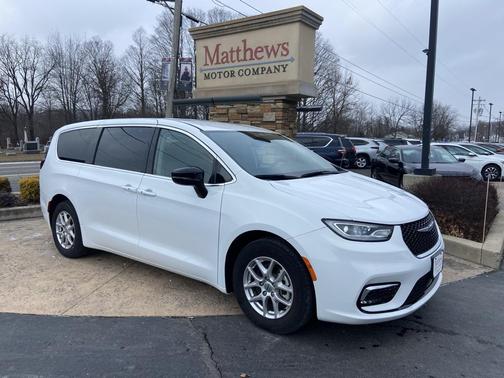 2024 Chrysler Pacifica Touring L