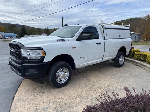 2022 RAM 2500 Tradesman Regular Cab 4x4 8' Box