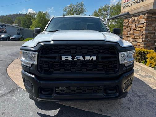 Bright White Clearcoat 2022 RAM 2500 Tradesman Regular Cab 4x4 8' Box