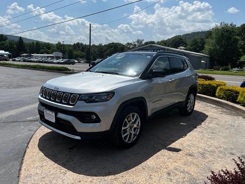 Silver Zynith Metallic Clearcoat 2025 Jeep Compass Limited