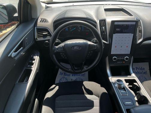 Silver Metallic 2024 Ford Edge SE