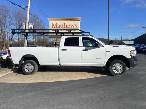 2022 RAM 2500 Tradesman Crew Cab 4x4 8' Box