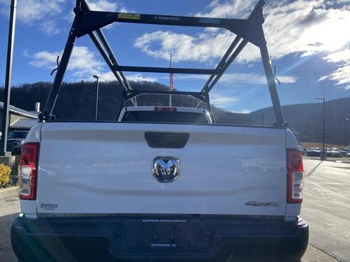 2022 RAM 2500 Tradesman Crew Cab 4x4 8' Box