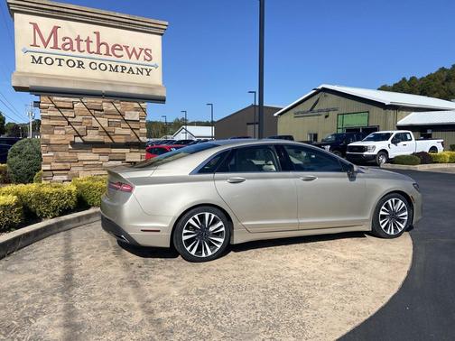 2017 Lincoln MKZ Base