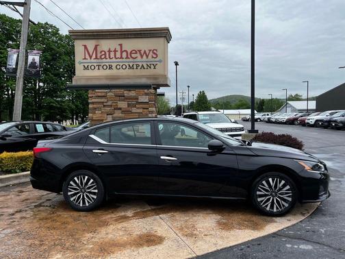 Super Black Clearcoat 2025 Nissan Altima 2.5 SV