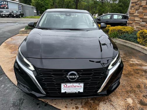 Super Black Clearcoat 2025 Nissan Altima 2.5 SV