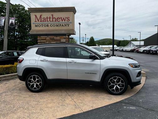 Silver Zynith Metallic Clearcoat 2025 Jeep Compass Limited