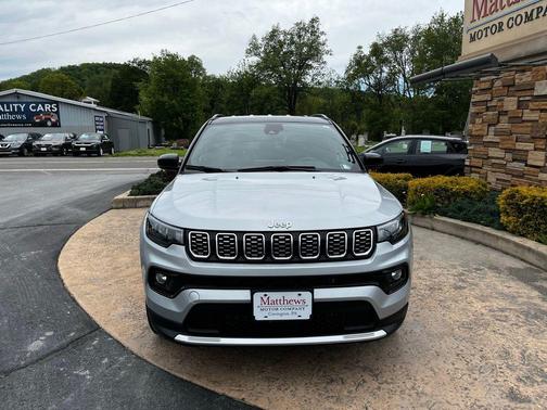 Silver Zynith Metallic Clearcoat 2025 Jeep Compass Limited