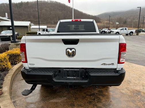 2022 RAM 2500 Tradesman Crew Cab 4x4 8' Box