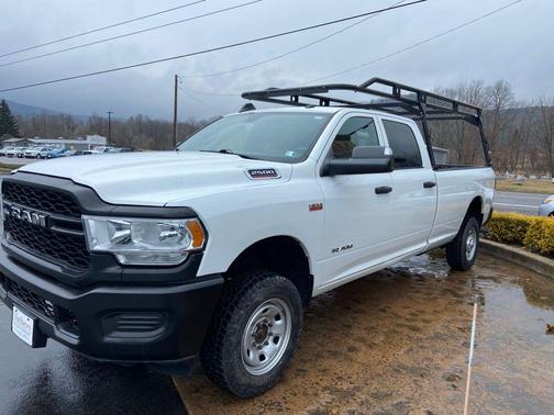 2022 RAM 2500 Tradesman Crew Cab 4x4 8' Box