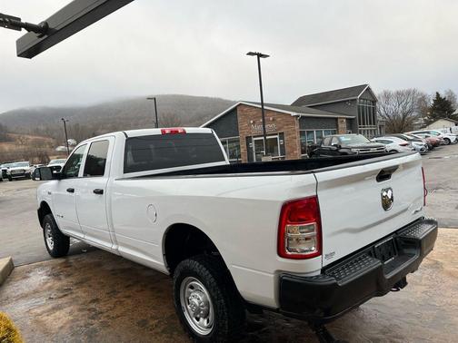 2022 RAM 2500 Tradesman Crew Cab 4x4 8' Box