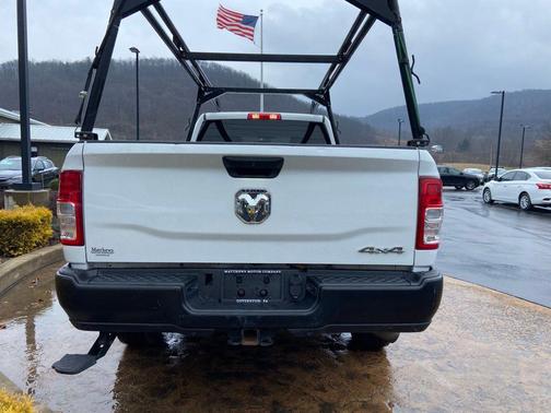 2022 RAM 2500 Tradesman Crew Cab 4x4 8' Box