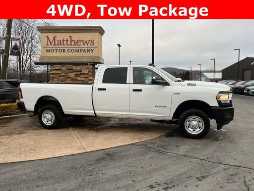 Bright White Clearcoat 2022 RAM 2500 Tradesman Crew Cab 4x4 8' Box