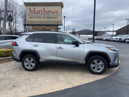 2025 Toyota RAV4 Hybrid LE