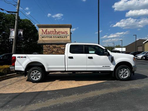 Oxford White 2021 Ford F-250 XLT