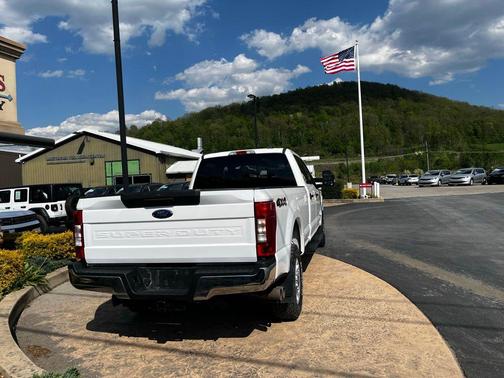 Oxford White 2021 Ford F-250 XLT