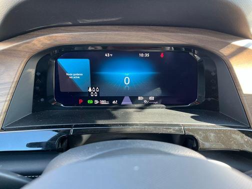 2025 Volkswagen Atlas 2.0T SE w/Technology 4MOTION