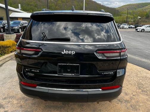 Diamond Black Crystal Pearlcoat 2022 Jeep Grand Cherokee L Limited