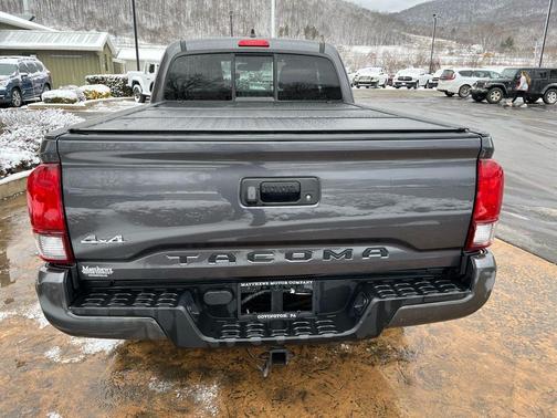 2022 Toyota Tacoma SR