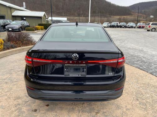 2025 Volkswagen Jetta 1.5T SE