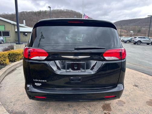 2024 Chrysler Voyager LX