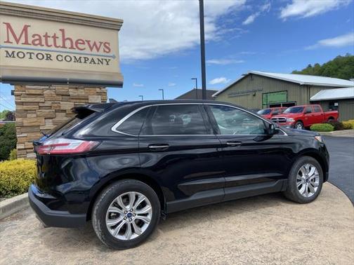 2022 Ford Edge Titanium