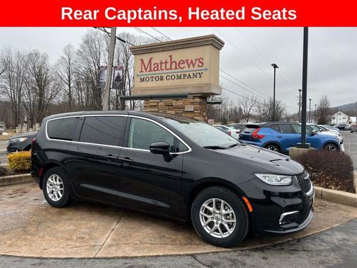 Diamond Black Crystal Pearlcoat 2024 Chrysler Pacifica Touring L