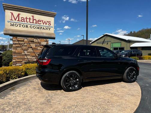 DB Black Crystal Clearcoat 2025 Dodge Durango GT AWD