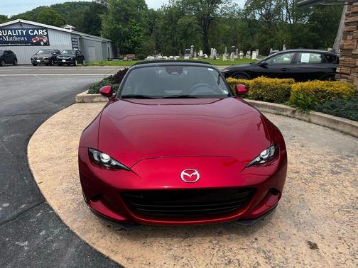 Soul Red Crystal Metallic 2025 Mazda MX-5 Miata Grand Touring