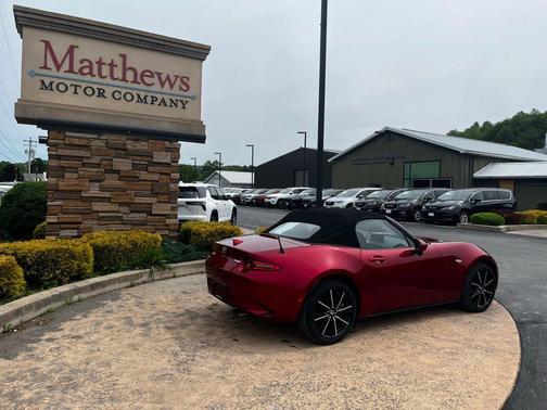 Soul Red Crystal Metallic 2025 Mazda MX-5 Miata Grand Touring