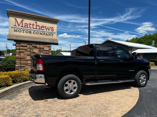 Diamond Black Crystal Pearlcoat 2024 RAM 2500 Big Horn Crew Cab 4x4 6'4' Box